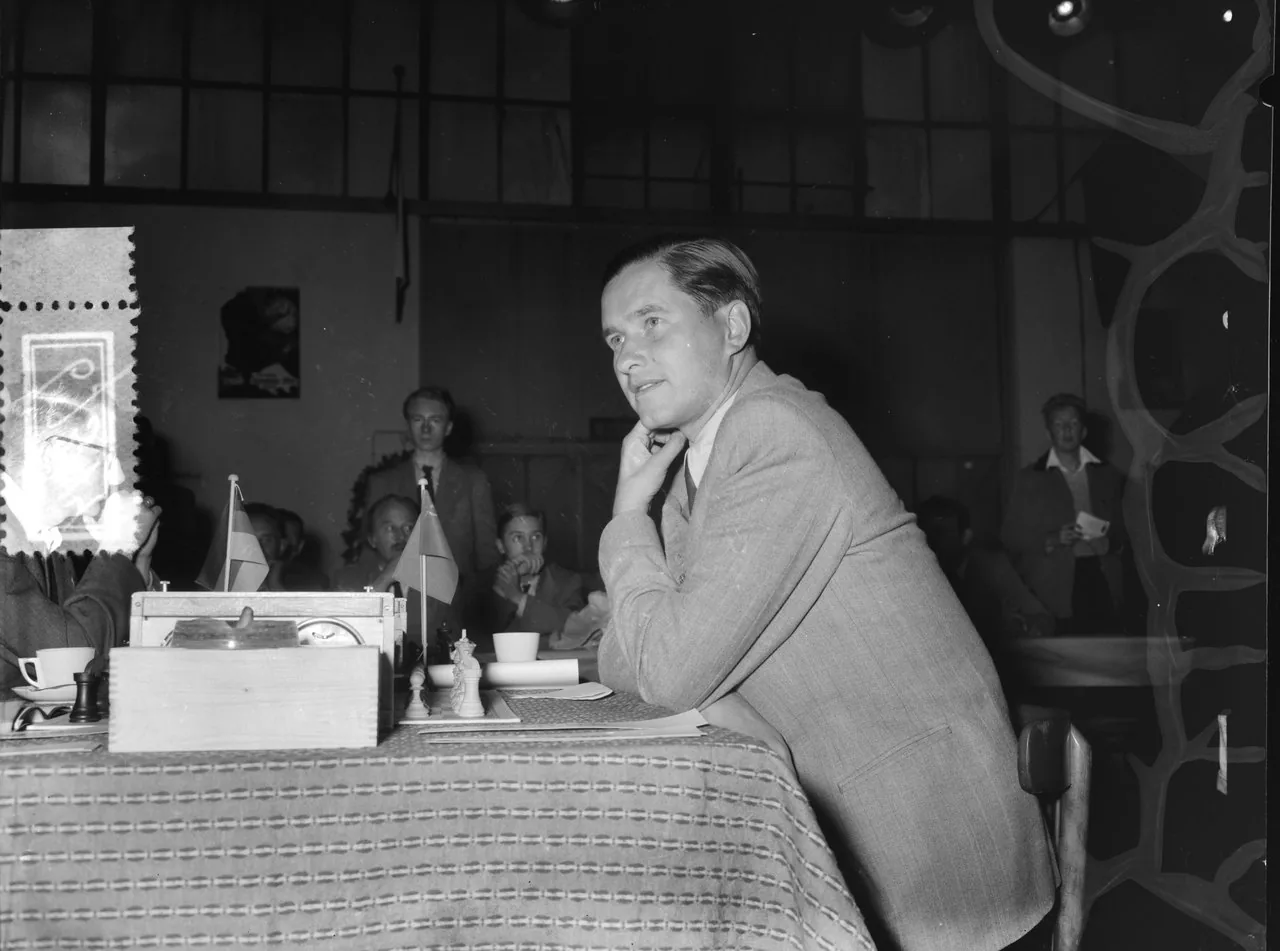 Paul Keres at the 1954 Chess Olympiad in Amsterdam