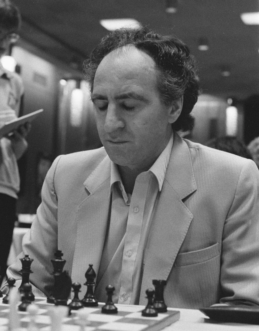 Lev Polugaevsky at a chessboard in 1984