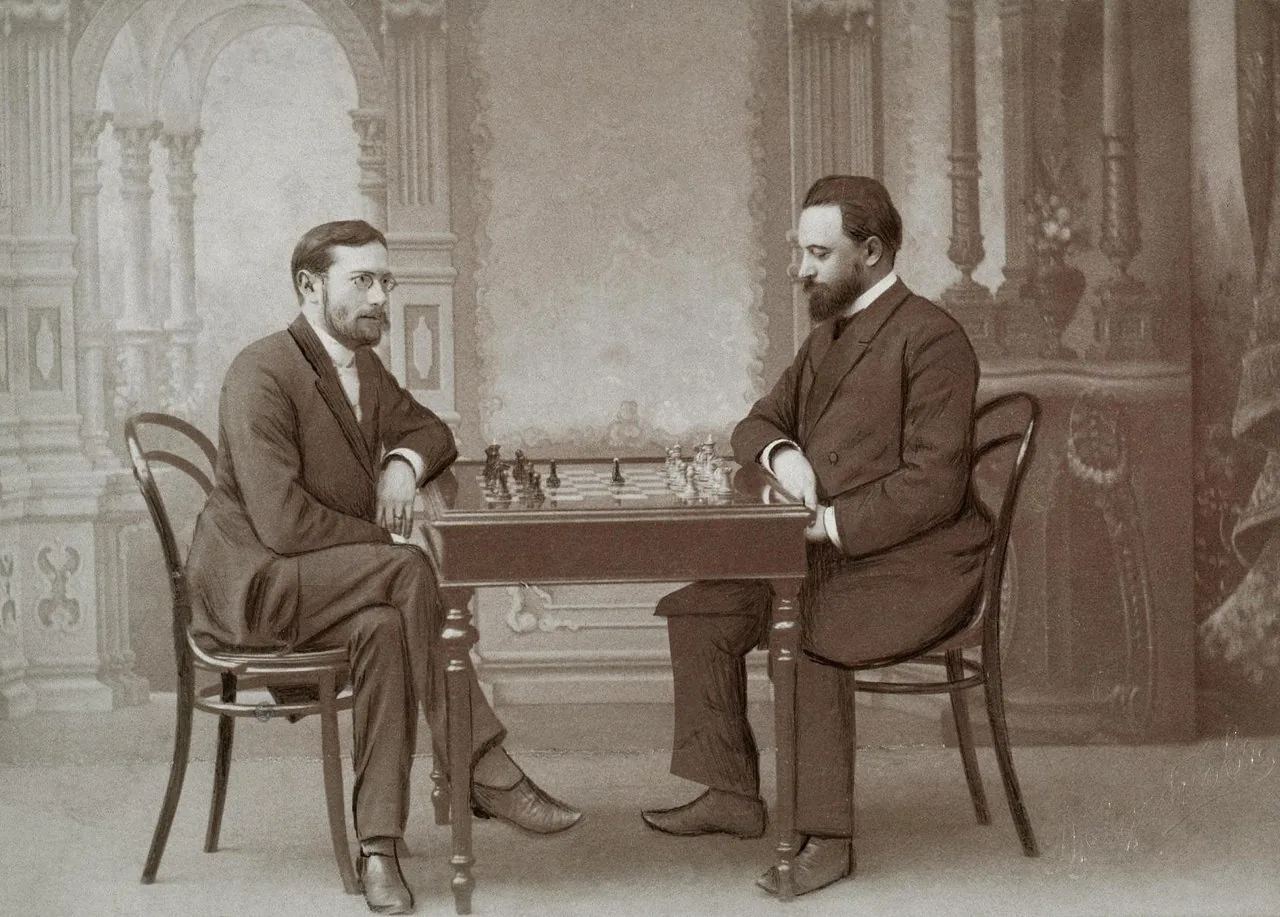 Siegbert Tarrasch playing Mikhail Chigorin